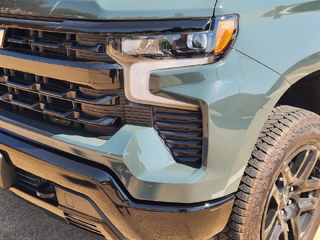 Used 2025 Chevrolet Silverado 1500 LT Trail Boss w/ Convenience Package II AWD/4WD image 8
