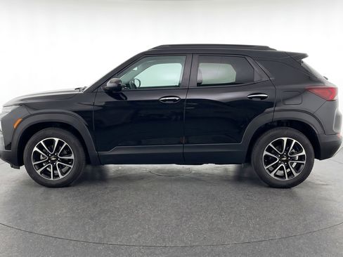 Used 2025 Chevrolet TrailBlazer LT FWD image 5