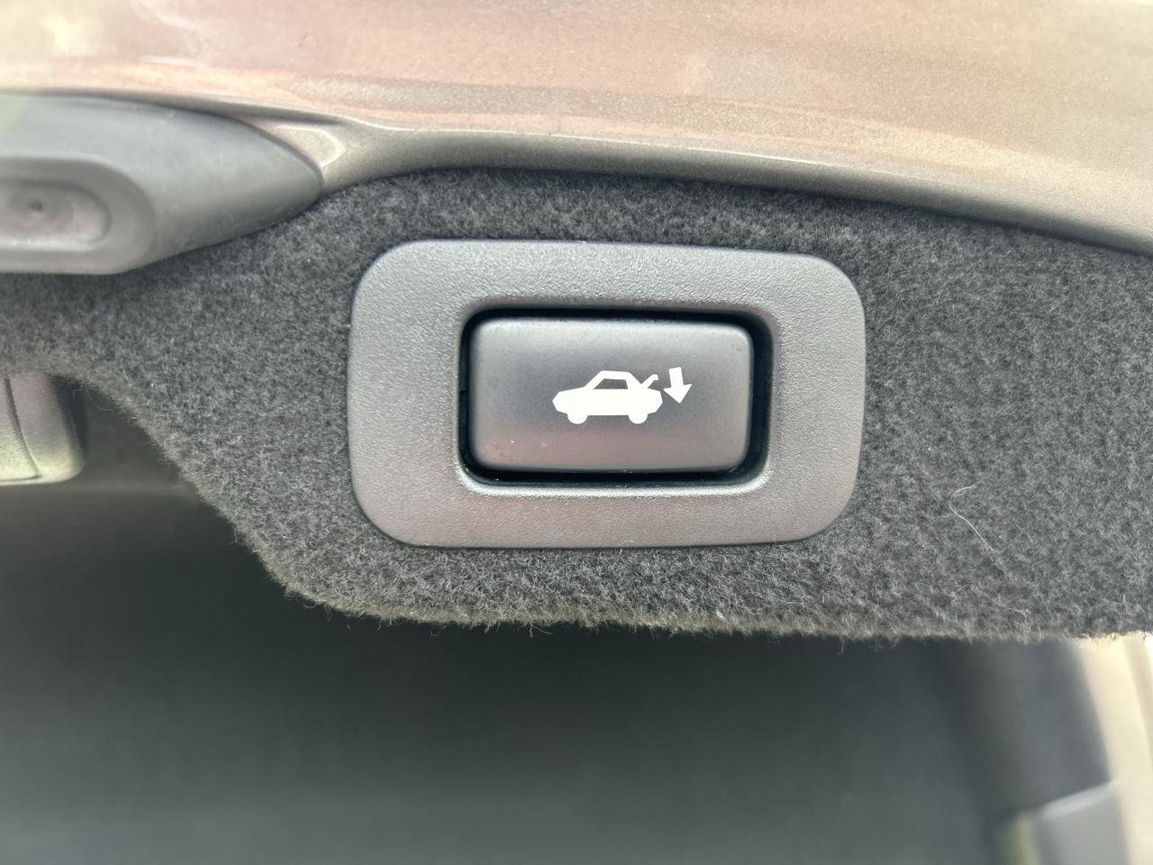 Used 2017 Lexus LS 460 w/ Comfort Package RWD image 18