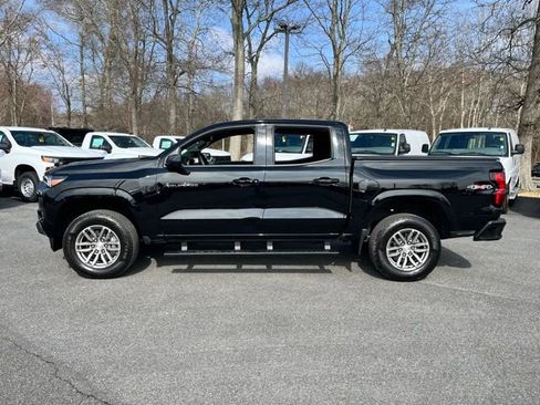 Used 2024 Chevrolet Colorado LT image 12