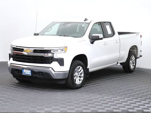 Used 2023 Chevrolet Silverado 1500 LT AWD/4WD image 3
