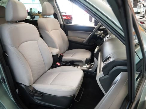 Used 2018 Subaru Forester 2.5i Premium AWD/4WD image 33