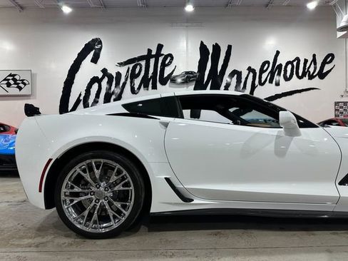 Used 2016 Chevrolet Corvette Z06 w/ 3LZ Preferred Equipment Group image 4