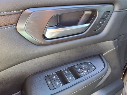 New 2026 Nissan Armada SL w/ Captain's Chari Seat Package image 13