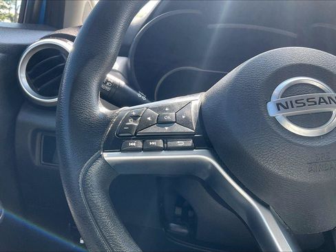 Certified 2021 Nissan Versa SV FWD image 17
