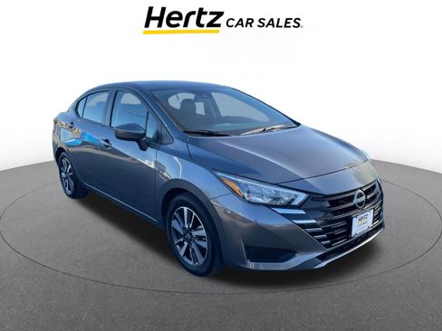 Used 2025 Nissan Versa SV image 1