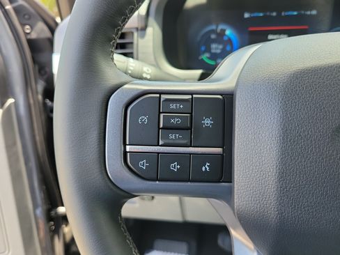 Used 2025 Ford F150 Lightning XLT AWD/4WD image 26