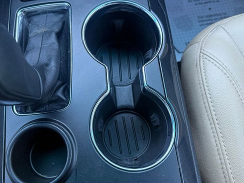 Used 2016 Ford Explorer XLT w/ Equipment Group 202A image 19