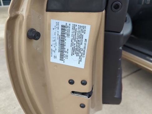 Used 2005 Ford Thunderbird image 18