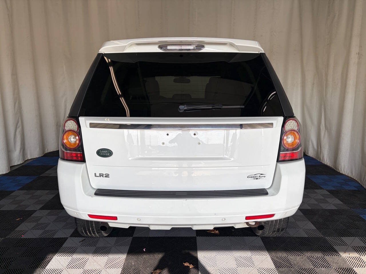 Used 2015 Land Rover LR2 AWD/4WD image 7