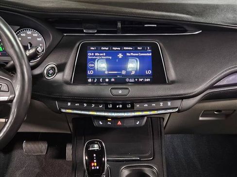 Used 2023 Cadillac XT4 Luxury w/ Cold Weather Package FWD image 14