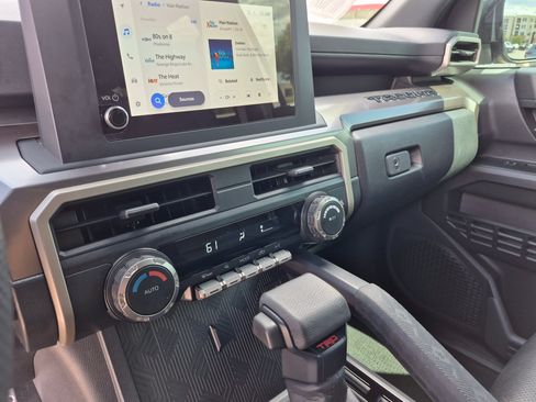 Certified 2025 Toyota Tacoma TRD Sport AWD/4WD image 11
