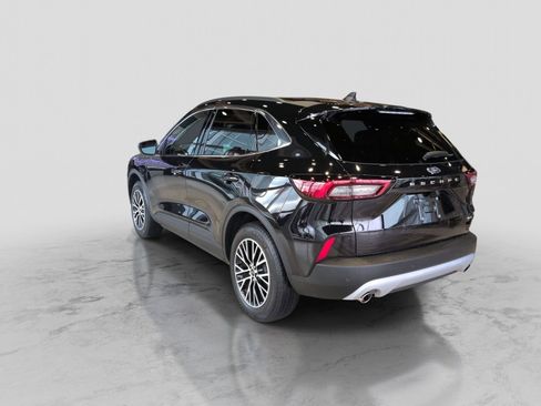 Certified 2025 Ford Escape SE FWD image 5