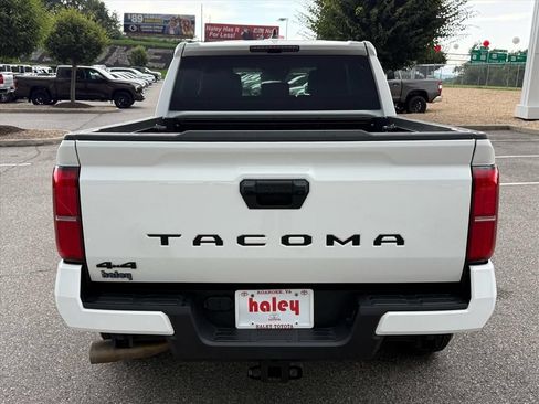 Certified 2024 Toyota Tacoma TRD Sport AWD/4WD image 4