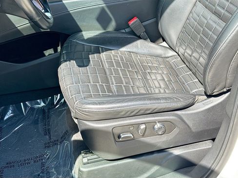 Used 2021 Cadillac Escalade ESV Sport Platinum AWD/4WD image 14