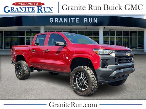 Used 2023 Chevrolet Colorado W/T w/ Advanced Trailering Package AWD/4WD image 1