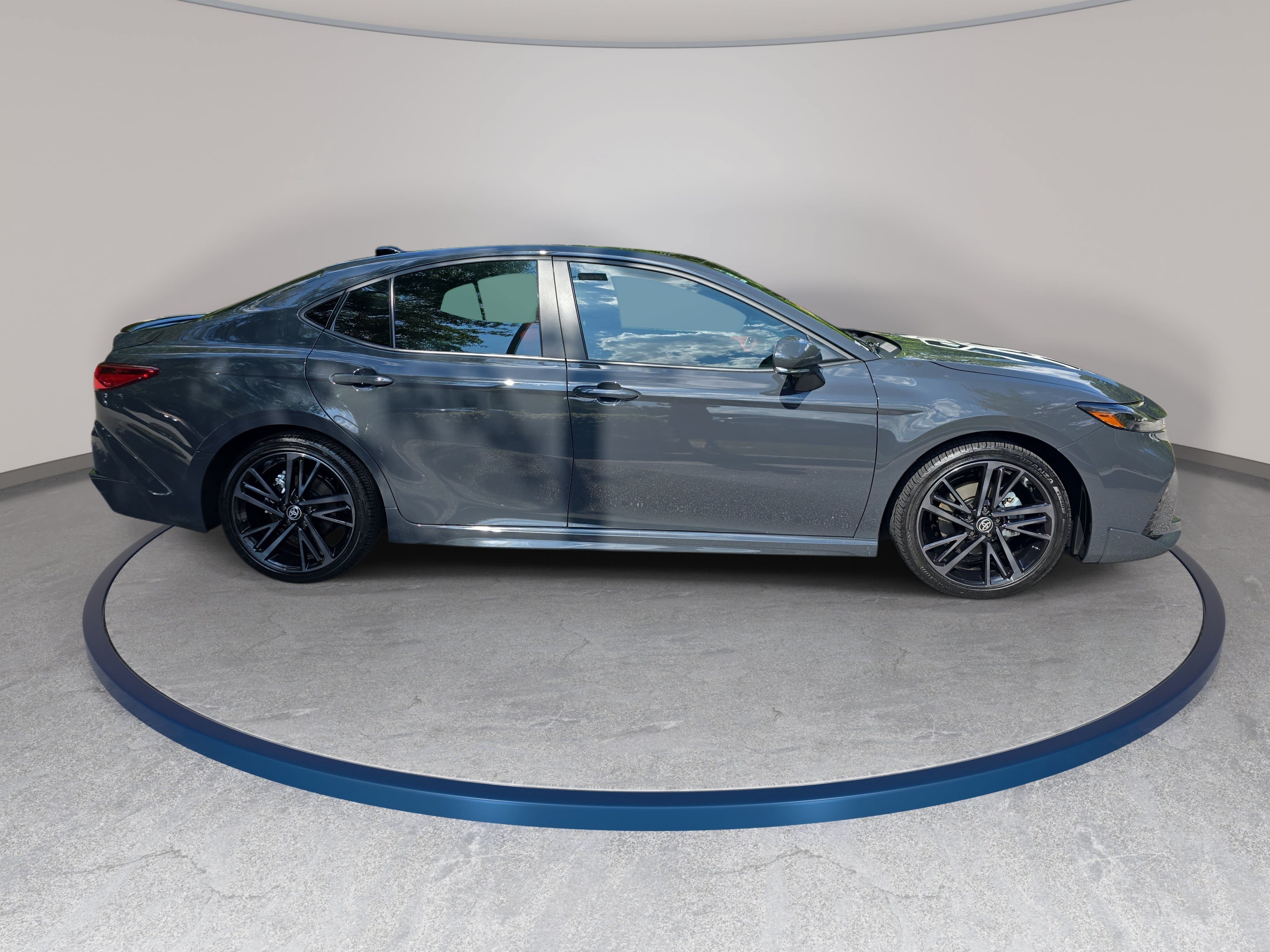 Used 2025 Toyota Camry XSE w/ Premium Plus Package FWD image 4
