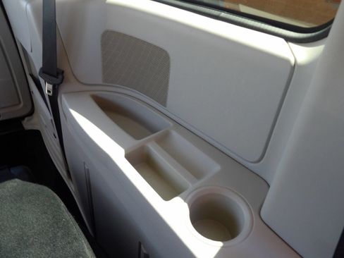 Used 2019 Dodge Grand Caravan SE FWD image 22