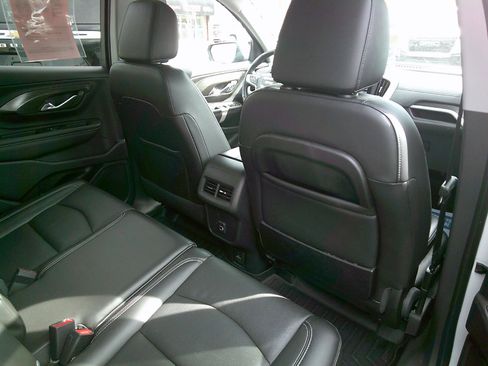 Used 2022 GMC Terrain SLT image 10