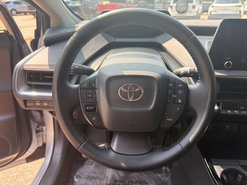 Used 2025 Toyota Prius LE FWD image 26