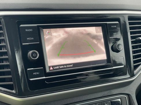 Used 2022 Volkswagen Atlas Cross Sport SE image 18