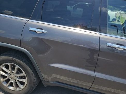 Used 2014 Jeep Grand Cherokee Limited w/ Trailer Tow Group IV AWD/4WD image 18