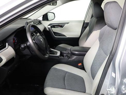 Used 2021 Toyota RAV4 XLE w/ Convenience Package FWD image 14