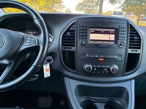 Used 2018 Mercedes-Benz Metris Passenger image 17