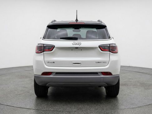 Used 2025 Jeep Compass Trailhawk image 7