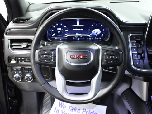 Used 2024 GMC Yukon XL SLT w/ SLT Premium Package image 18