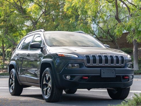 Used 2015 Jeep Cherokee Trailhawk w/ Comfort/Convenience Group image 6