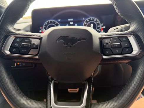 Used 2025 Ford Mustang GT Premium RWD image 14