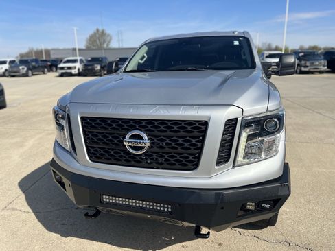 Used 2019 Nissan Titan PRO-4X AWD/4WD image 14