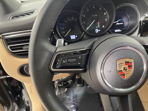 Used 2025 Porsche Macan image 37
