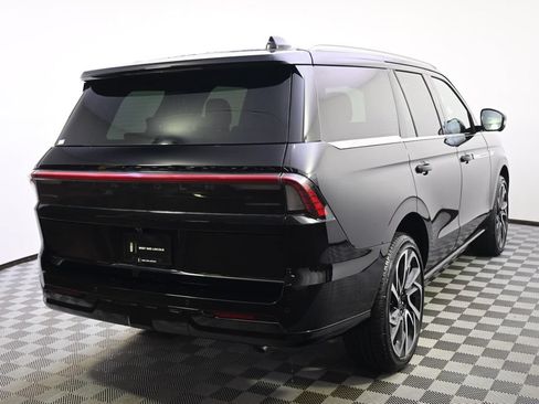 New 2027 Lincoln Navigator Reserve AWD/4WD image 6