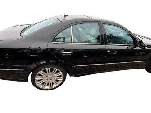 Used 2007 Mercedes-Benz E 350 4MATIC Sedan image 7