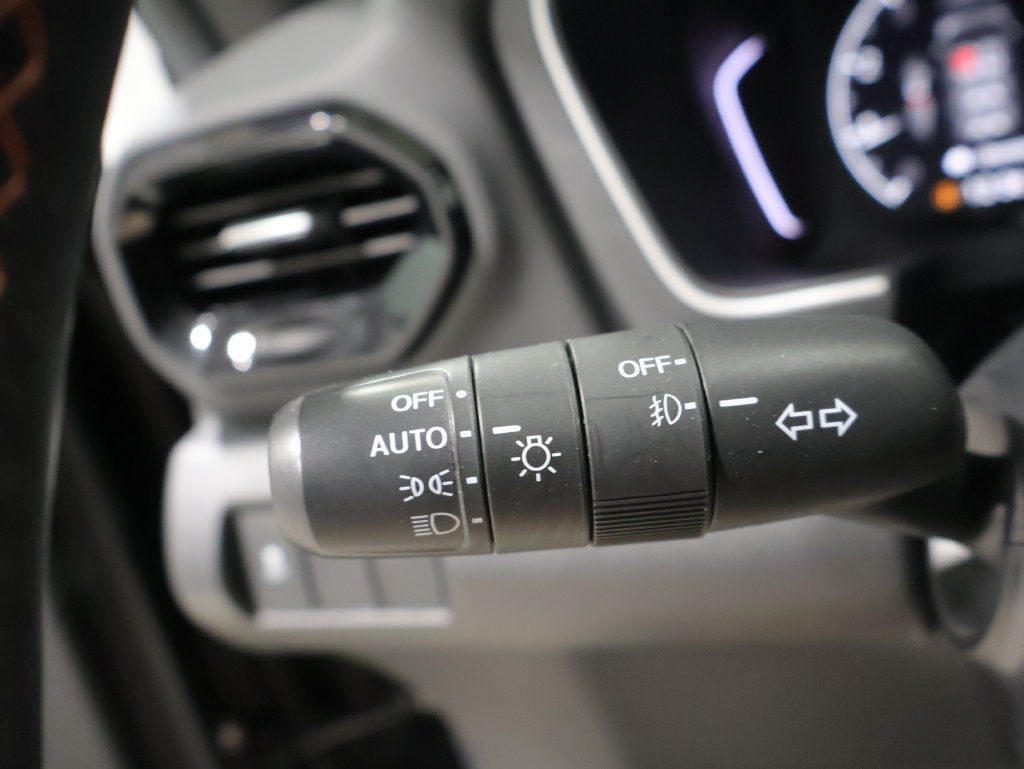 Used 2025 Honda Pilot Sport image 36
