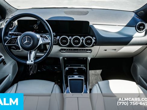 Used 2025 Mercedes-Benz GLA 250 4MATIC image 29
