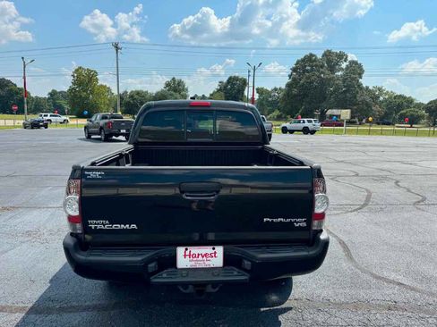 Used 2011 Toyota Tacoma PreRunner w/ TRD Sport Pkg RWD image 4