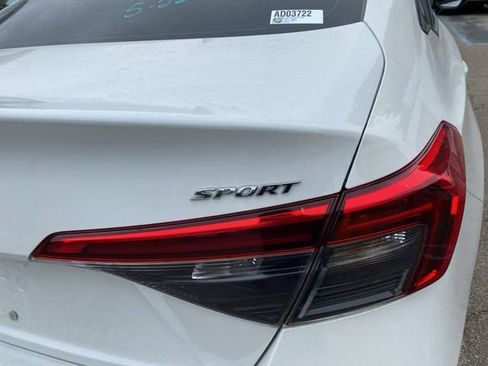 Used 2023 Honda Civic Sport image 8