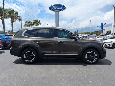 Used 2024 Kia Telluride S w/ S Sunroof Package FWD image 10