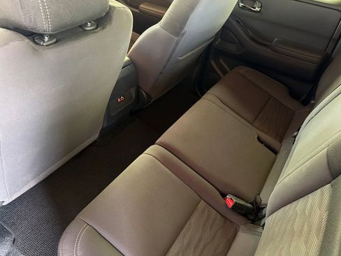 Used 2024 Nissan Frontier SV RWD image 16