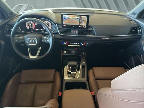 Used 2023 Audi Q5 Prestige w/ Prestige Package image 12