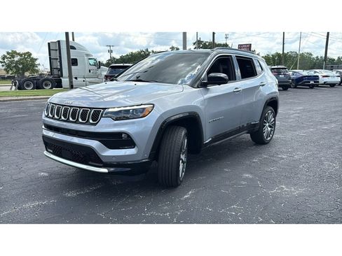 Used 2023 Jeep Compass Limited w/ Elite Group AWD/4WD image 3