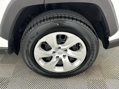 Used 2021 Toyota RAV4 LE w/ Carpet Mat Package (TMS) FWD image 20