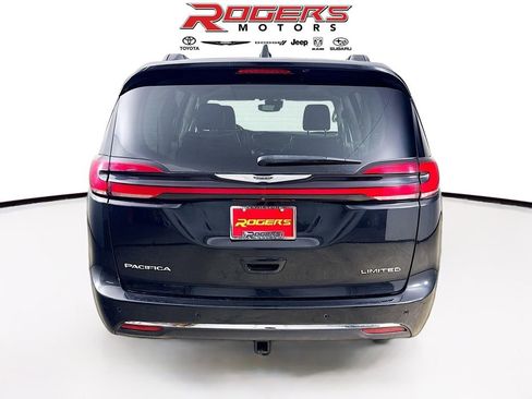 Used 2022 Chrysler Pacifica Limited image 7