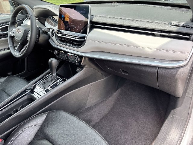 Used 2025 Jeep Compass Limited AWD/4WD image 27