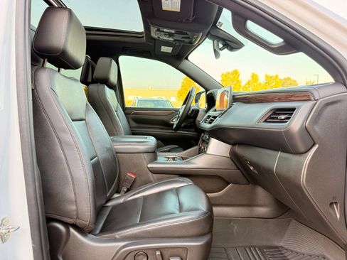 Used 2021 Chevrolet Suburban LT w/ LT Signature Package RWD image 33