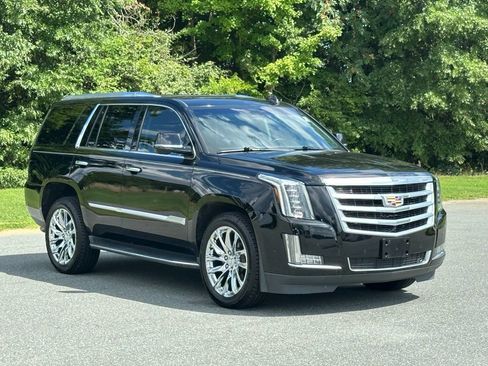 Used 2018 Cadillac Escalade Luxury AWD/4WD image 21