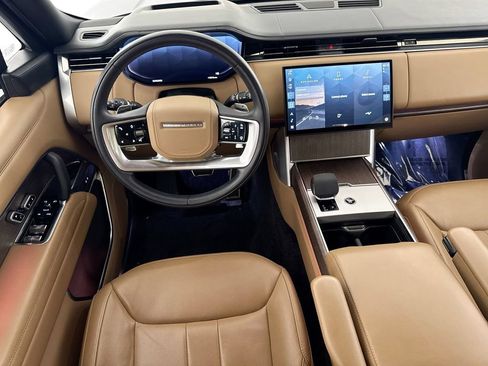 Certified 2025 Land Rover Range Rover SE AWD/4WD image 23